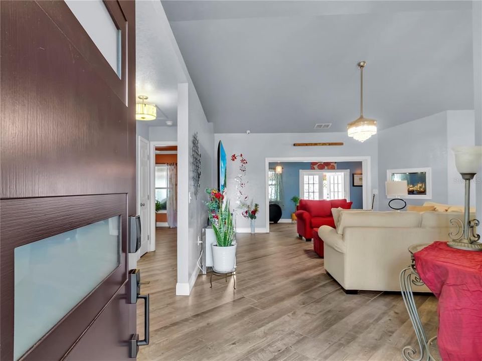 For Sale: $384,900 (3 beds, 2 baths, 2012 Square Feet)