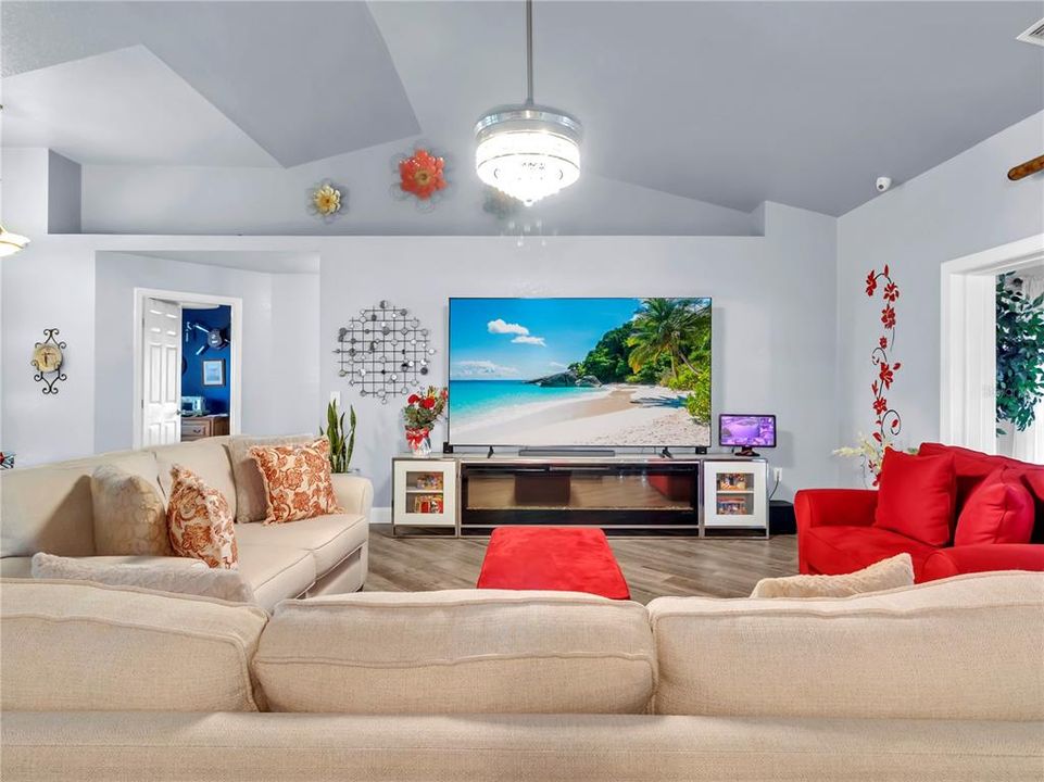 For Sale: $384,900 (3 beds, 2 baths, 2012 Square Feet)