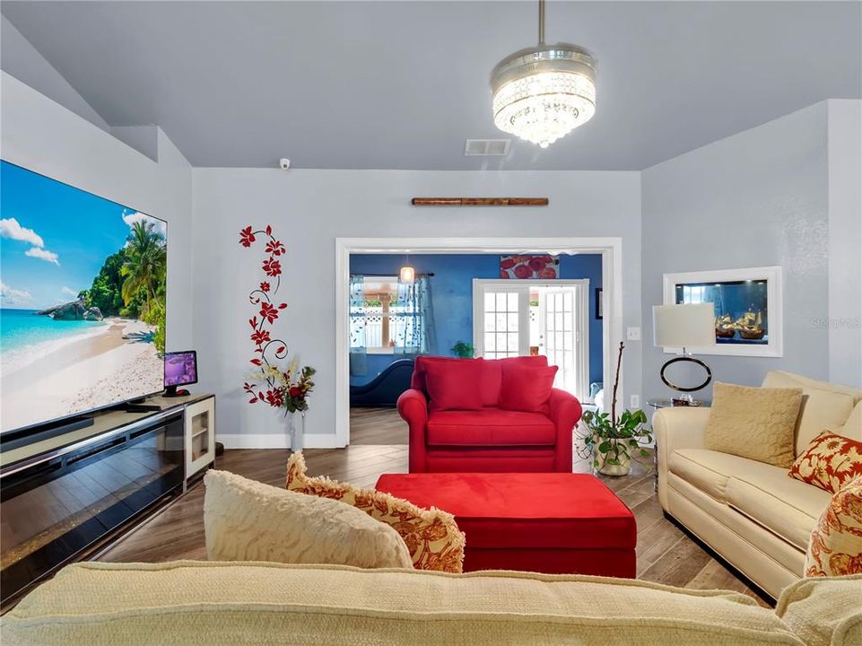 For Sale: $384,900 (3 beds, 2 baths, 2012 Square Feet)