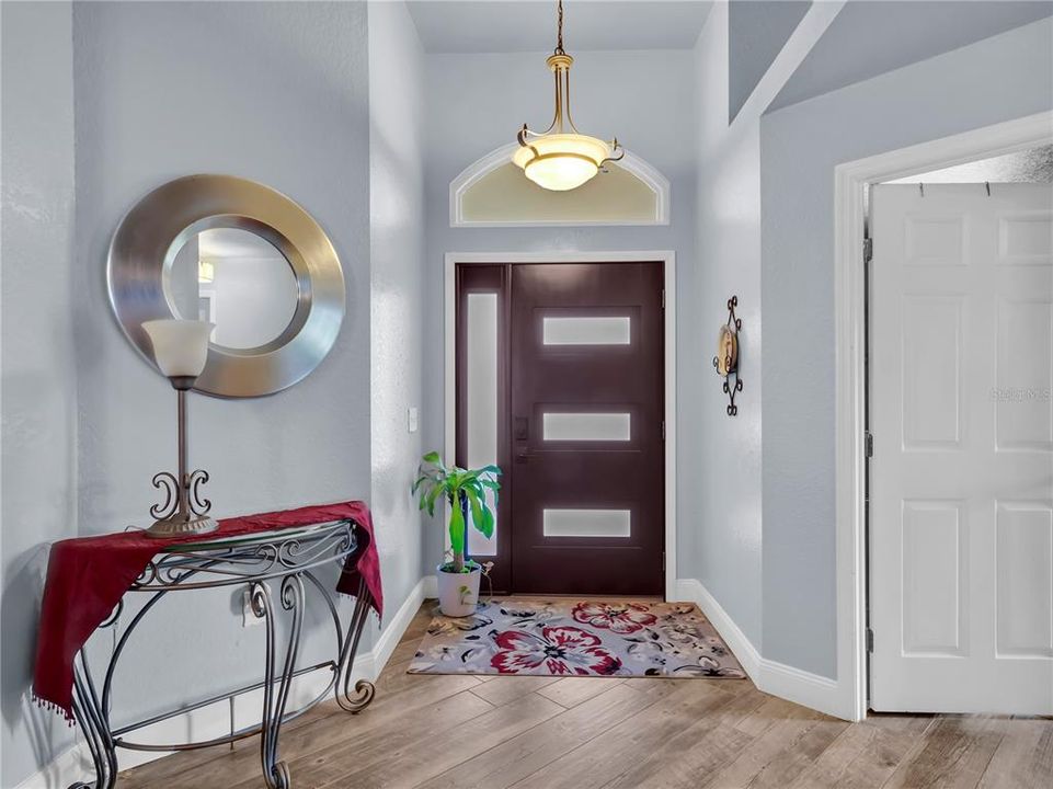 For Sale: $384,900 (3 beds, 2 baths, 2012 Square Feet)