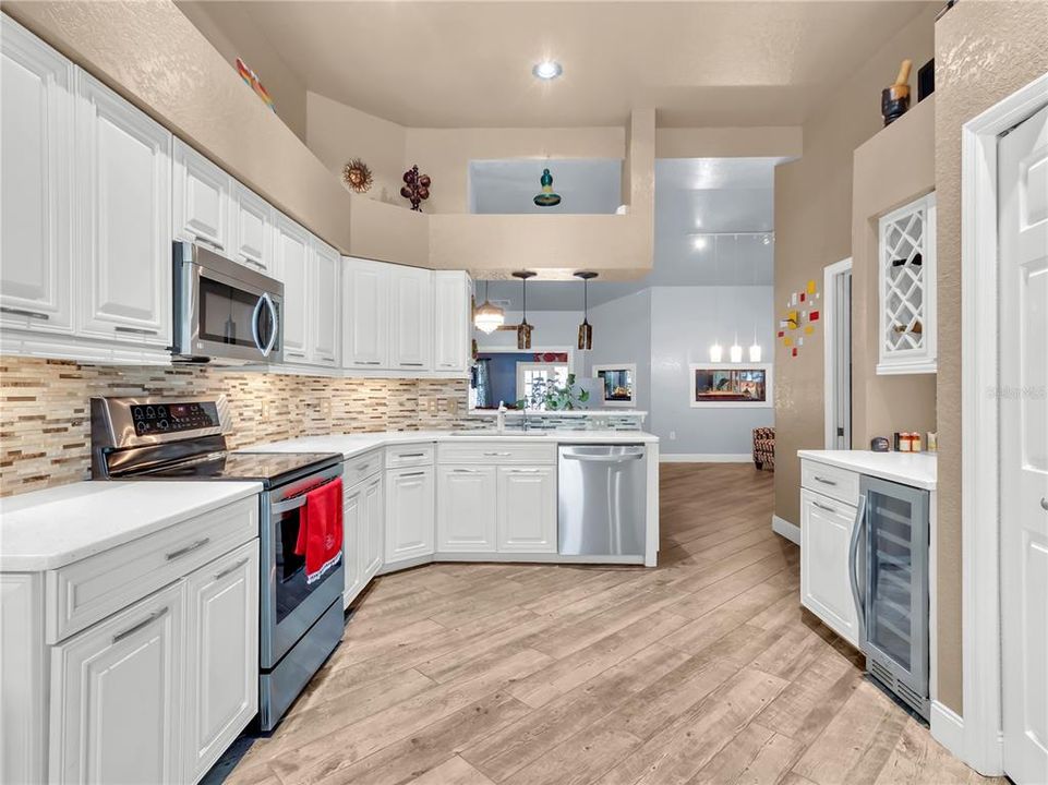 For Sale: $384,900 (3 beds, 2 baths, 2012 Square Feet)