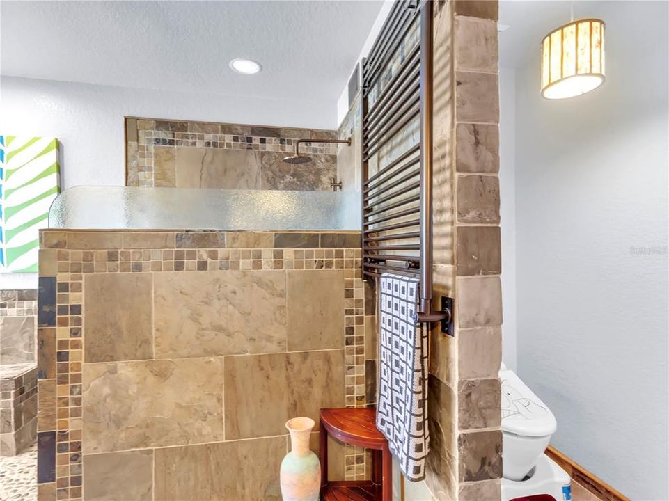 For Sale: $384,900 (3 beds, 2 baths, 2012 Square Feet)