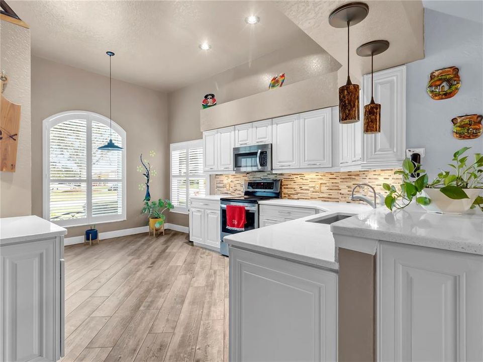 For Sale: $384,900 (3 beds, 2 baths, 2012 Square Feet)