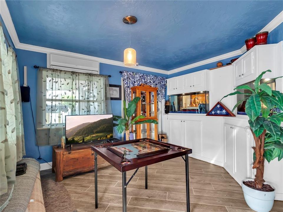 For Sale: $384,900 (3 beds, 2 baths, 2012 Square Feet)