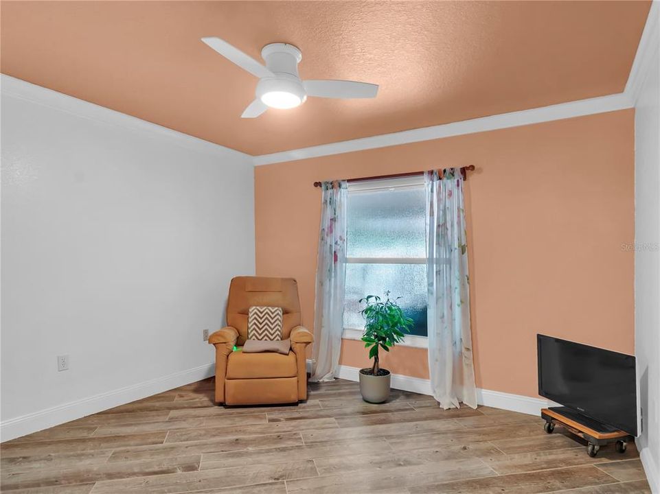 For Sale: $384,900 (3 beds, 2 baths, 2012 Square Feet)