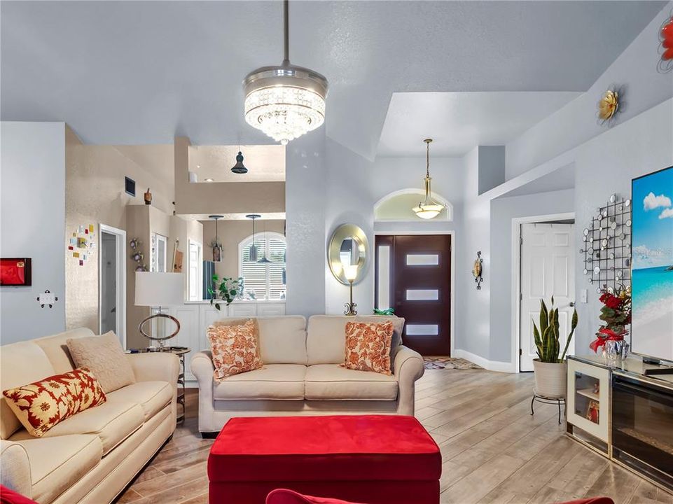 For Sale: $384,900 (3 beds, 2 baths, 2012 Square Feet)