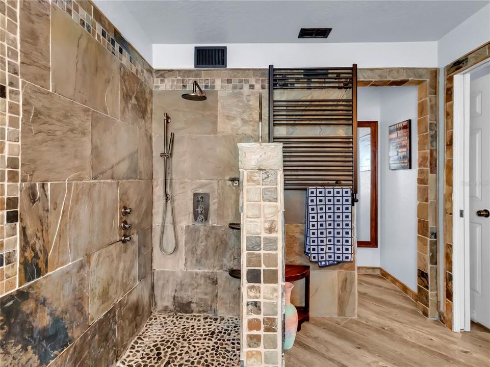 For Sale: $384,900 (3 beds, 2 baths, 2012 Square Feet)