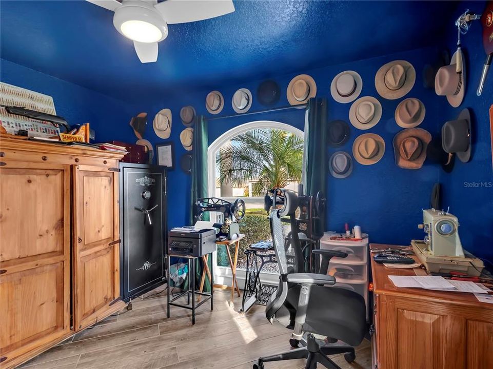 For Sale: $384,900 (3 beds, 2 baths, 2012 Square Feet)