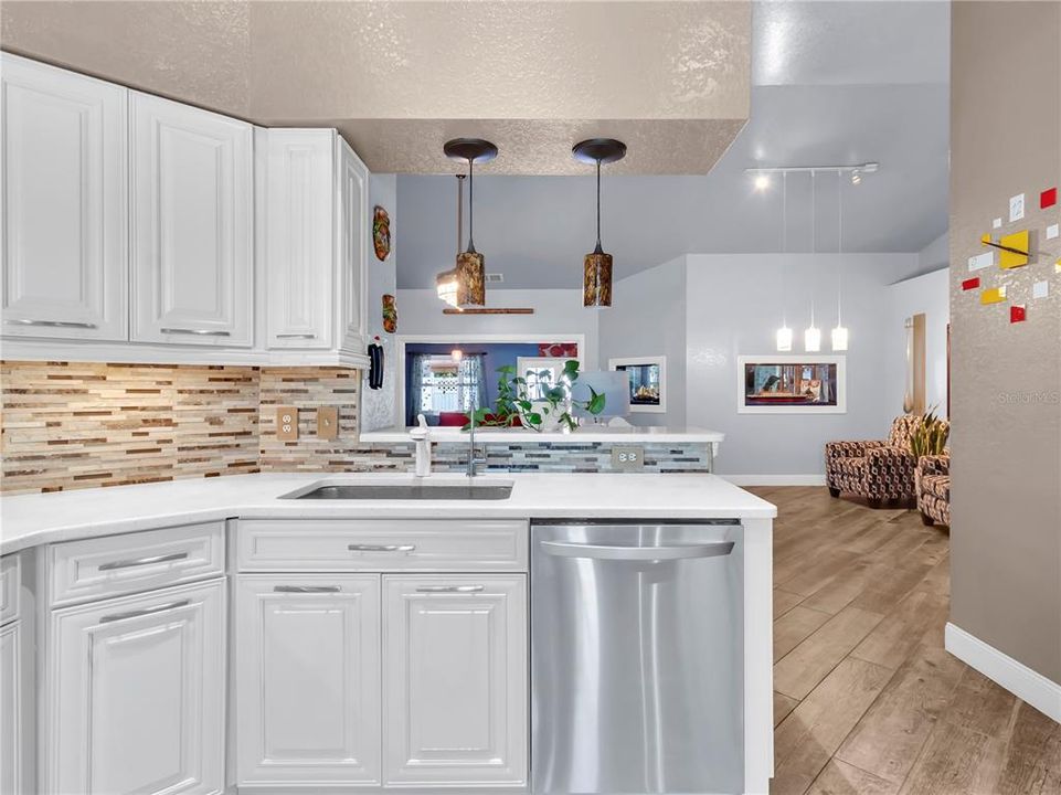 For Sale: $384,900 (3 beds, 2 baths, 2012 Square Feet)