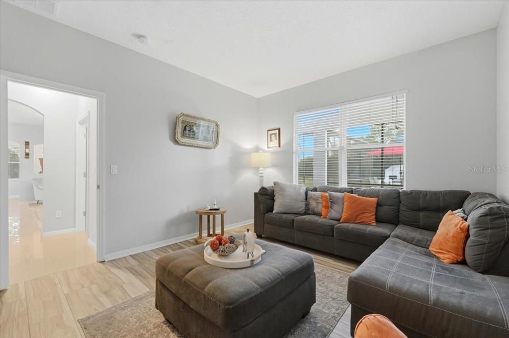 На продажу: $750,000 (6 спален, 3 ванн, 3635 Квадратных фут)