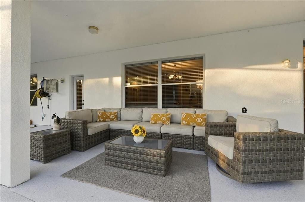 На продажу: $750,000 (6 спален, 3 ванн, 3635 Квадратных фут)