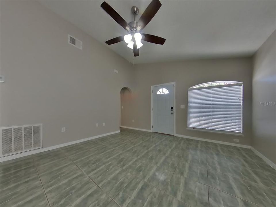 For Rent: $2,049 (3 beds, 2 baths, 1148 Square Feet)