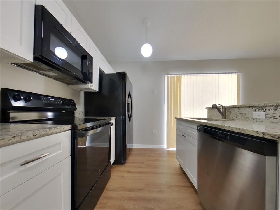 For Rent: $2,049 (3 beds, 2 baths, 1148 Square Feet)