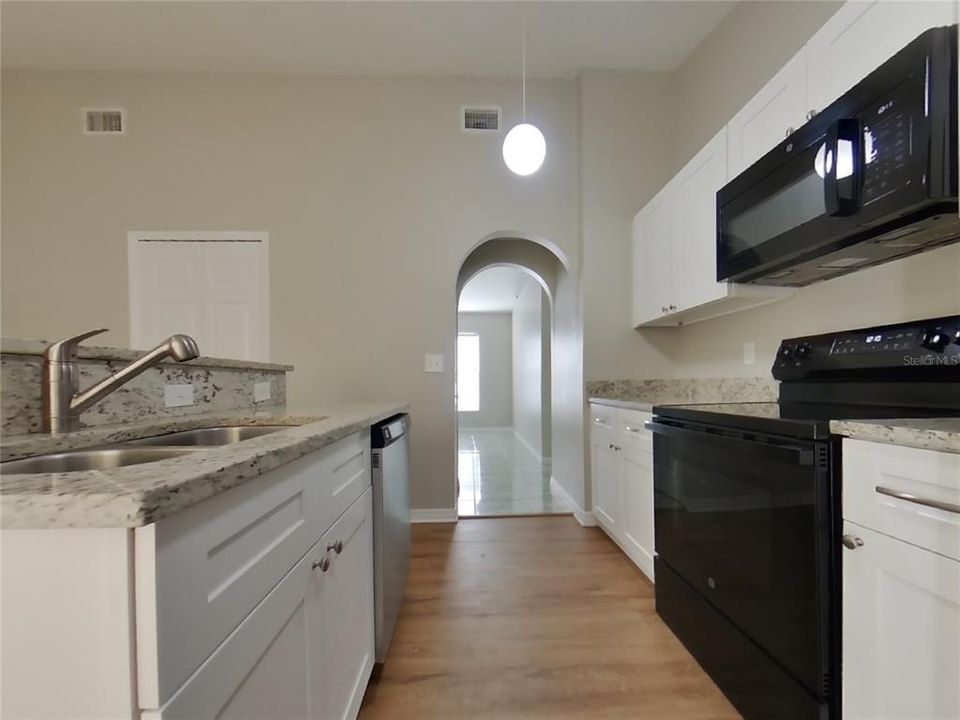For Rent: $2,049 (3 beds, 2 baths, 1148 Square Feet)
