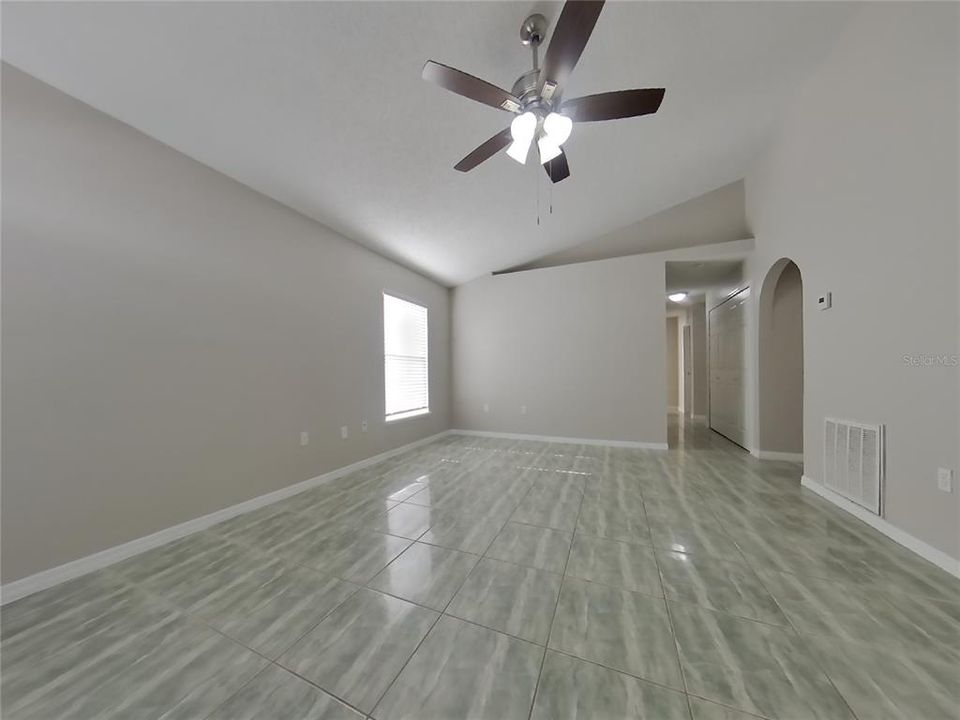 For Rent: $2,049 (3 beds, 2 baths, 1148 Square Feet)