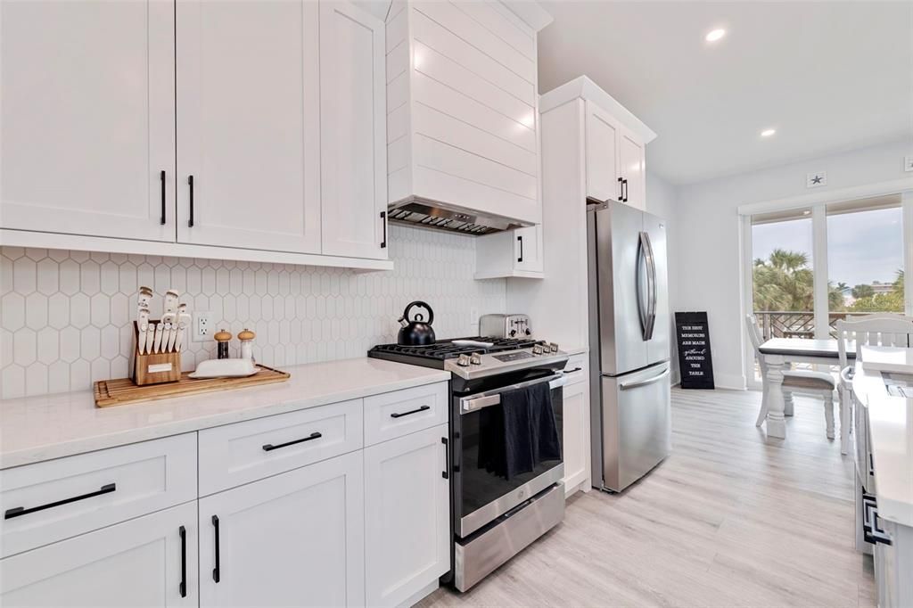 En Venta: $2,295,000 (4 camas, 3 baños, 2393 Pies cuadrados)