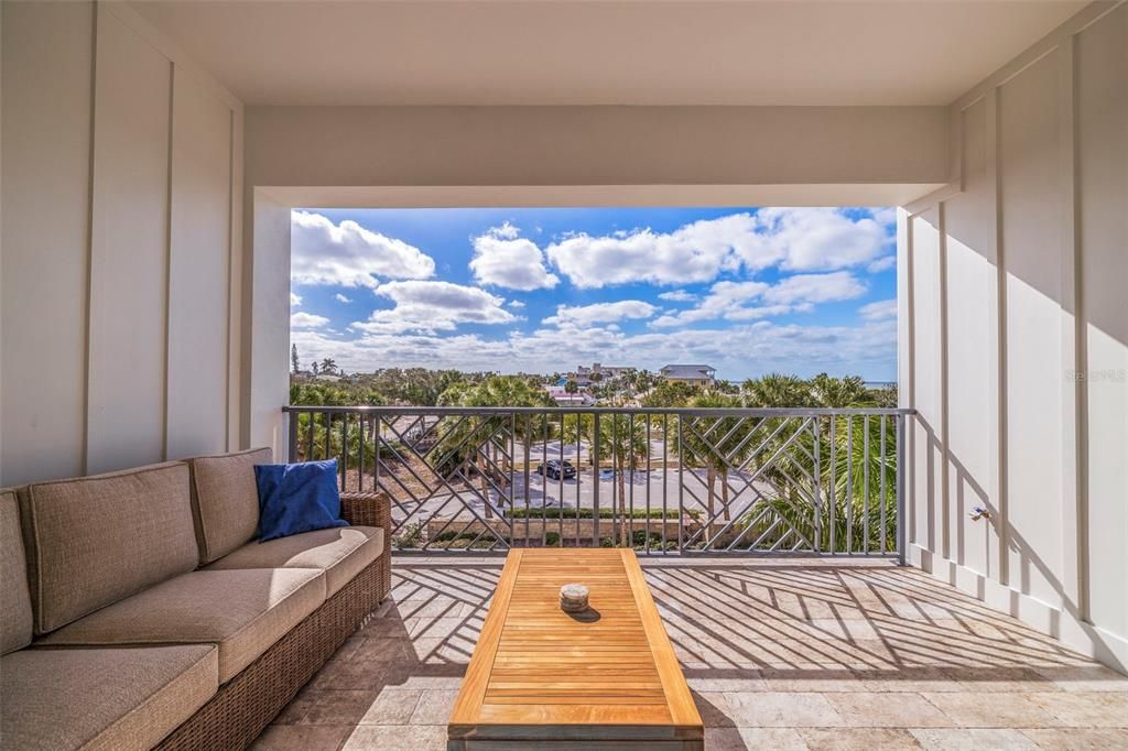 En Venta: $2,295,000 (4 camas, 3 baños, 2393 Pies cuadrados)