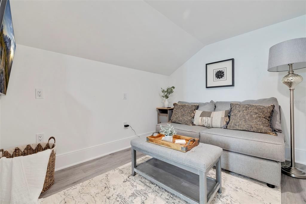 En Venta: $2,295,000 (4 camas, 3 baños, 2393 Pies cuadrados)