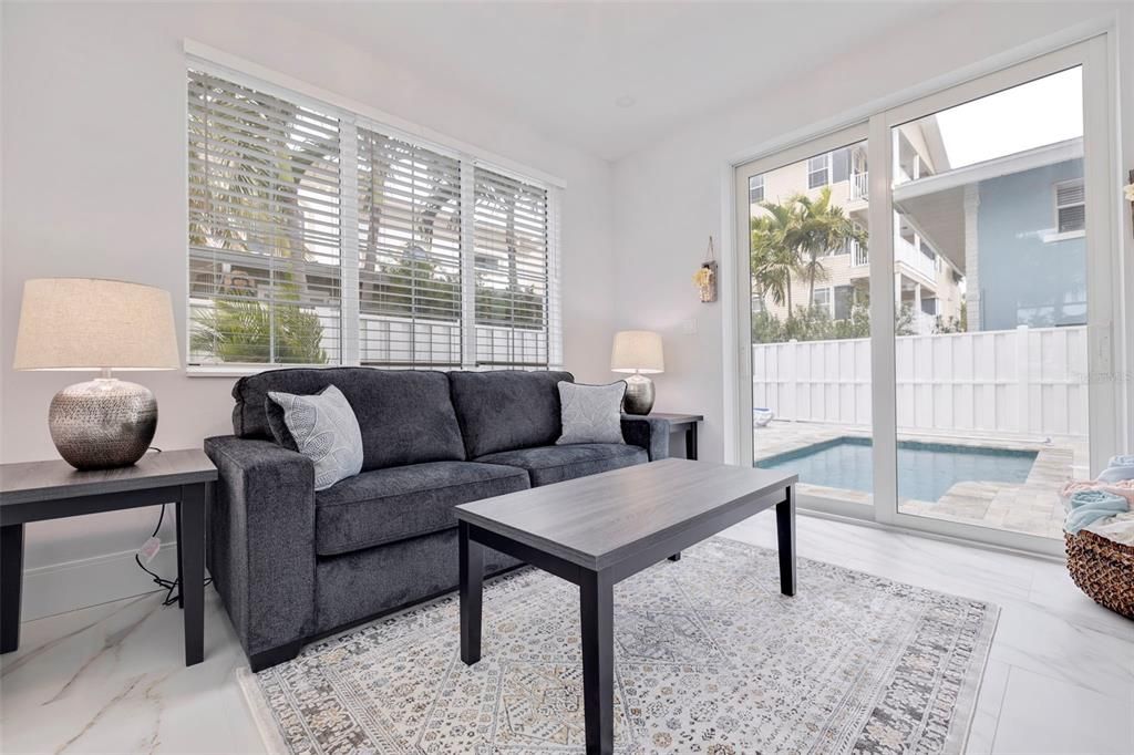 En Venta: $2,295,000 (4 camas, 3 baños, 2393 Pies cuadrados)