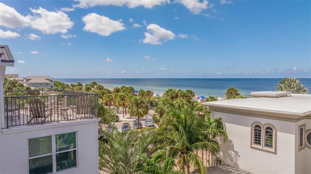 En Venta: $2,295,000 (4 camas, 3 baños, 2393 Pies cuadrados)