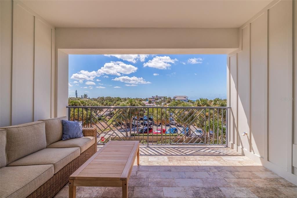 En Venta: $2,295,000 (4 camas, 3 baños, 2393 Pies cuadrados)