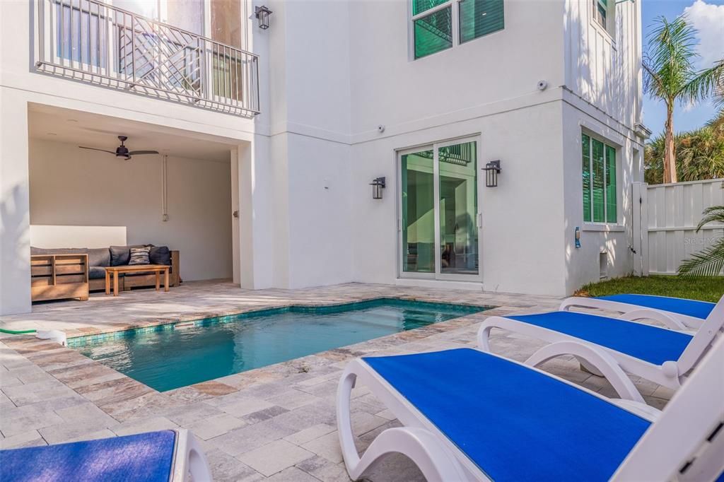 En Venta: $2,295,000 (4 camas, 3 baños, 2393 Pies cuadrados)