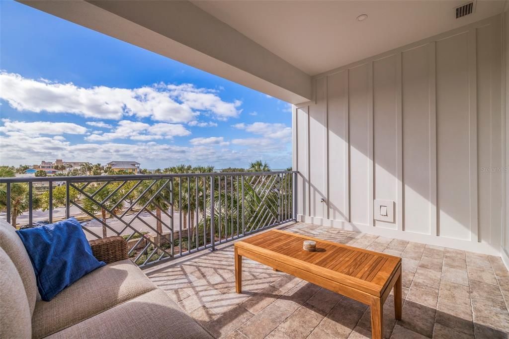 En Venta: $2,295,000 (4 camas, 3 baños, 2393 Pies cuadrados)