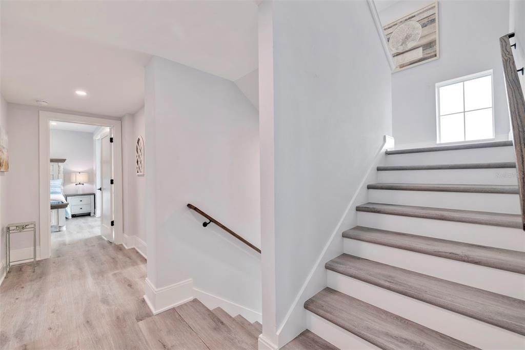 En Venta: $2,295,000 (4 camas, 3 baños, 2393 Pies cuadrados)