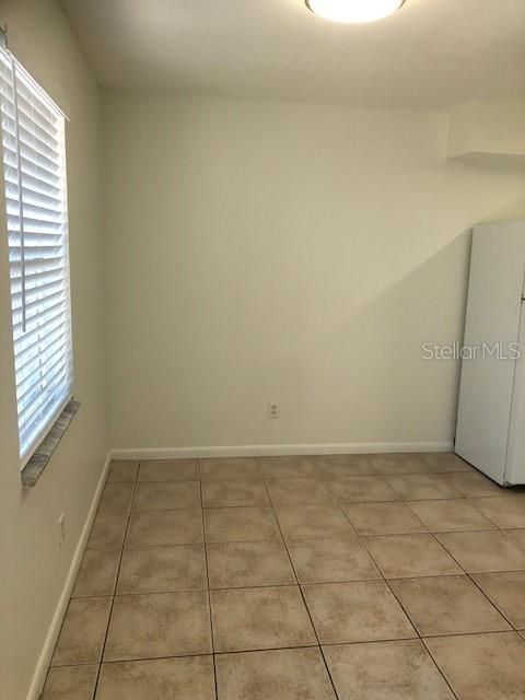 For Rent: $1,850 (2 beds, 1 baths, 874 Square Feet)
