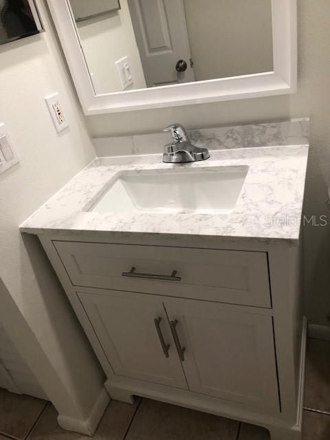 For Rent: $1,850 (2 beds, 1 baths, 874 Square Feet)