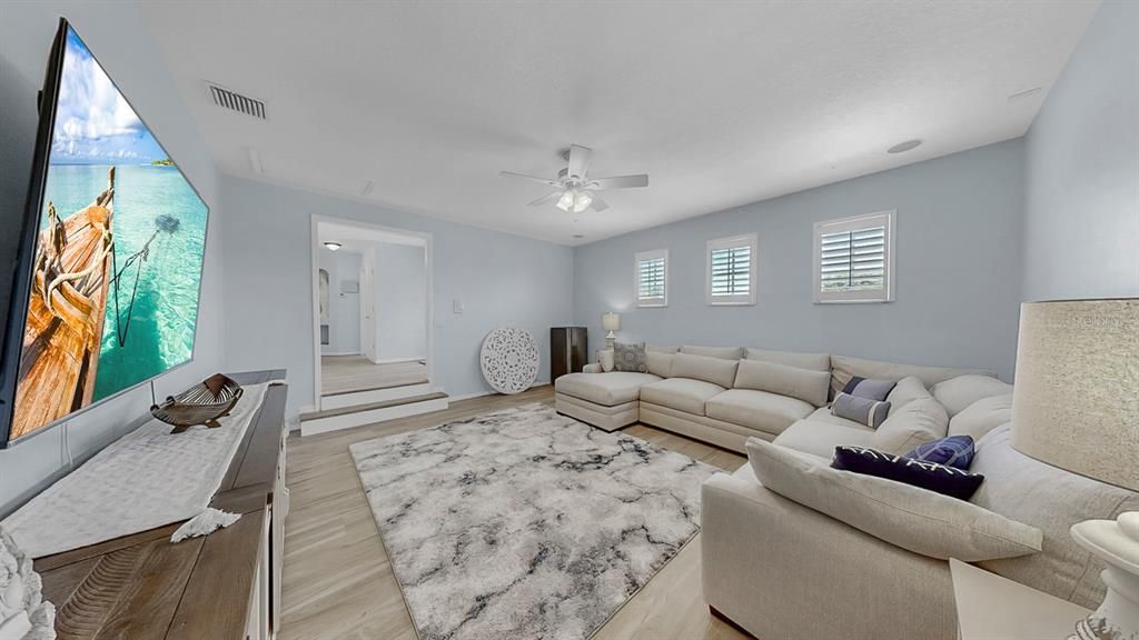 For Rent: $4,500 (5 beds, 3 baths, 3543 Square Feet)