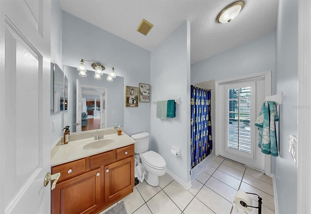 For Rent: $4,500 (5 beds, 3 baths, 3543 Square Feet)