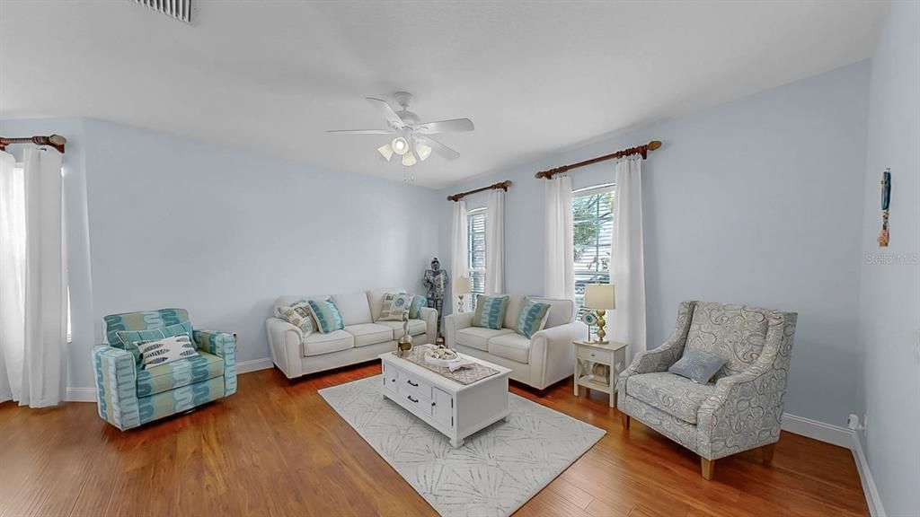 For Rent: $4,500 (5 beds, 3 baths, 3543 Square Feet)