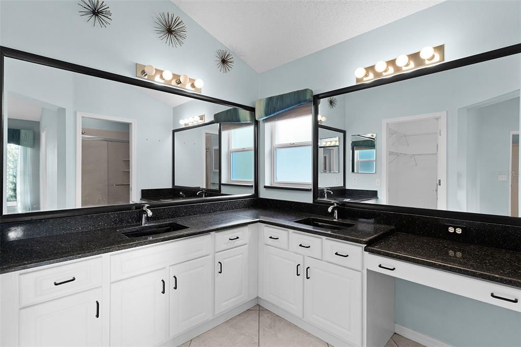 На продажу: $425,000 (3 спален, 2 ванн, 2062 Квадратных фут)