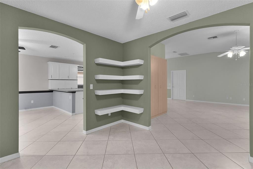 На продажу: $425,000 (3 спален, 2 ванн, 2062 Квадратных фут)