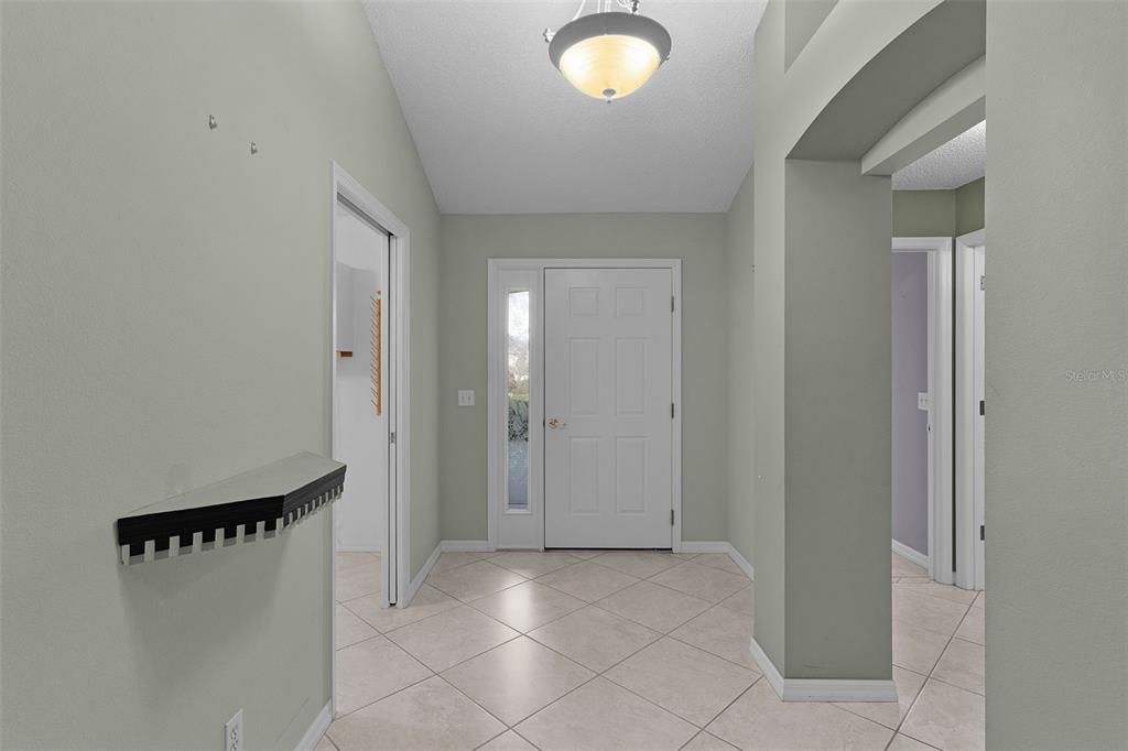 На продажу: $425,000 (3 спален, 2 ванн, 2062 Квадратных фут)