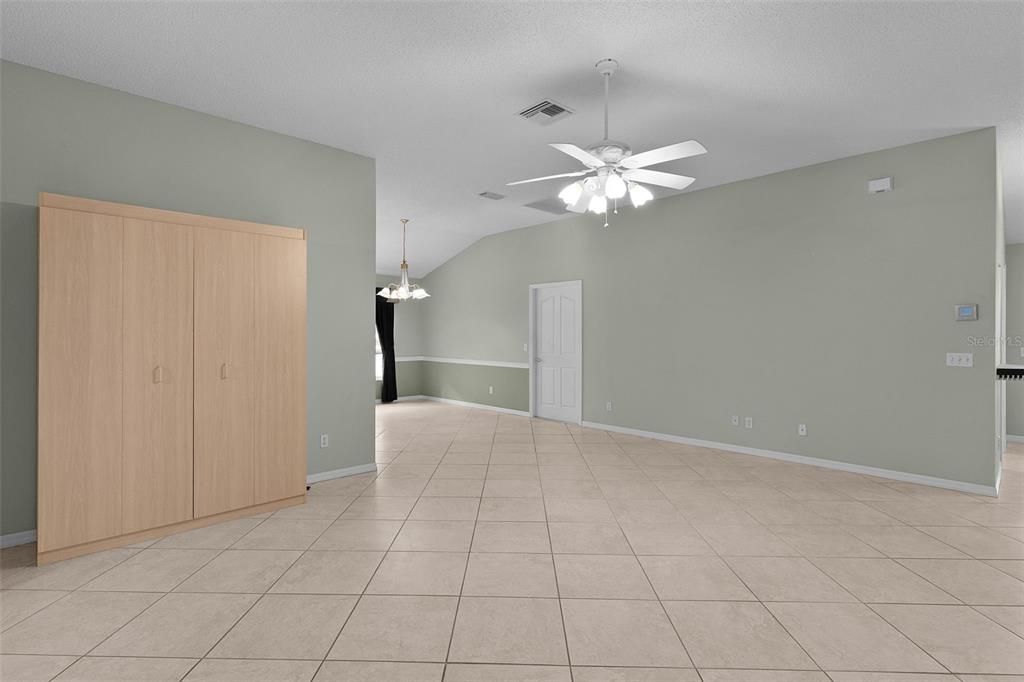 На продажу: $425,000 (3 спален, 2 ванн, 2062 Квадратных фут)