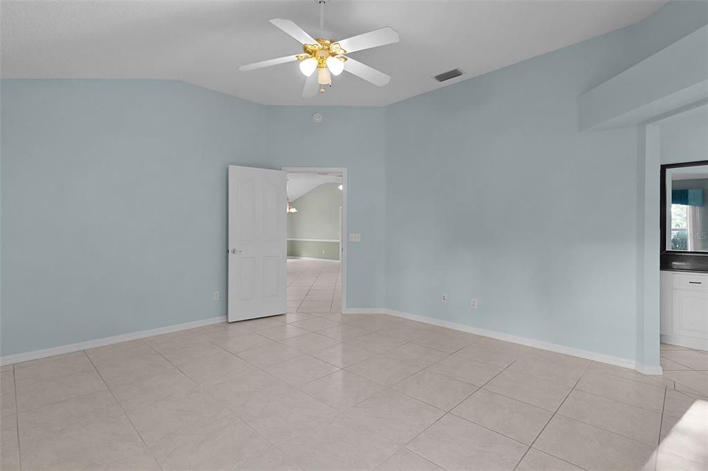 На продажу: $425,000 (3 спален, 2 ванн, 2062 Квадратных фут)