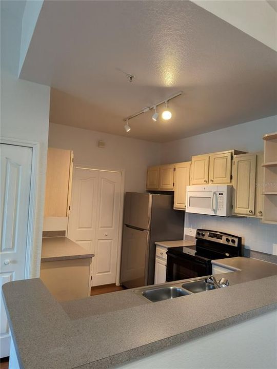 En Renta: $1,850 (4 camas, 2 baños, 1377 Pies cuadrados)