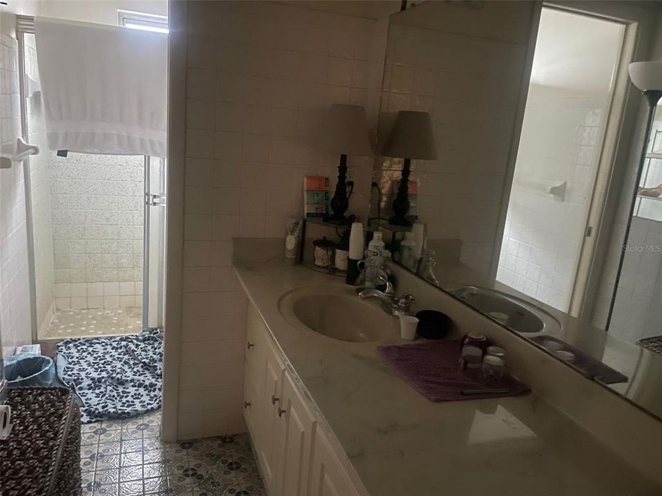 For Sale: $300,000 (2 beds, 2 baths, 1718 Square Feet)