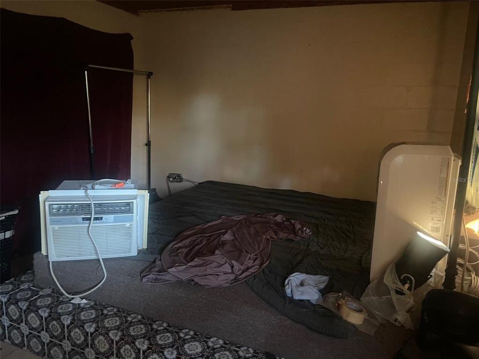 For Sale: $300,000 (2 beds, 2 baths, 1718 Square Feet)