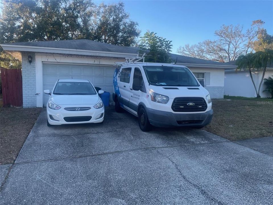 For Sale: $300,000 (2 beds, 2 baths, 1718 Square Feet)