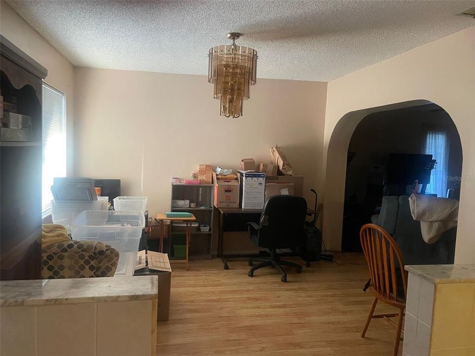 For Sale: $300,000 (2 beds, 2 baths, 1718 Square Feet)