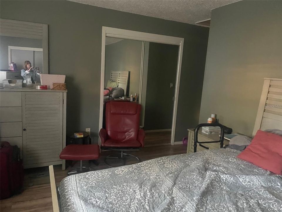 For Sale: $300,000 (2 beds, 2 baths, 1718 Square Feet)