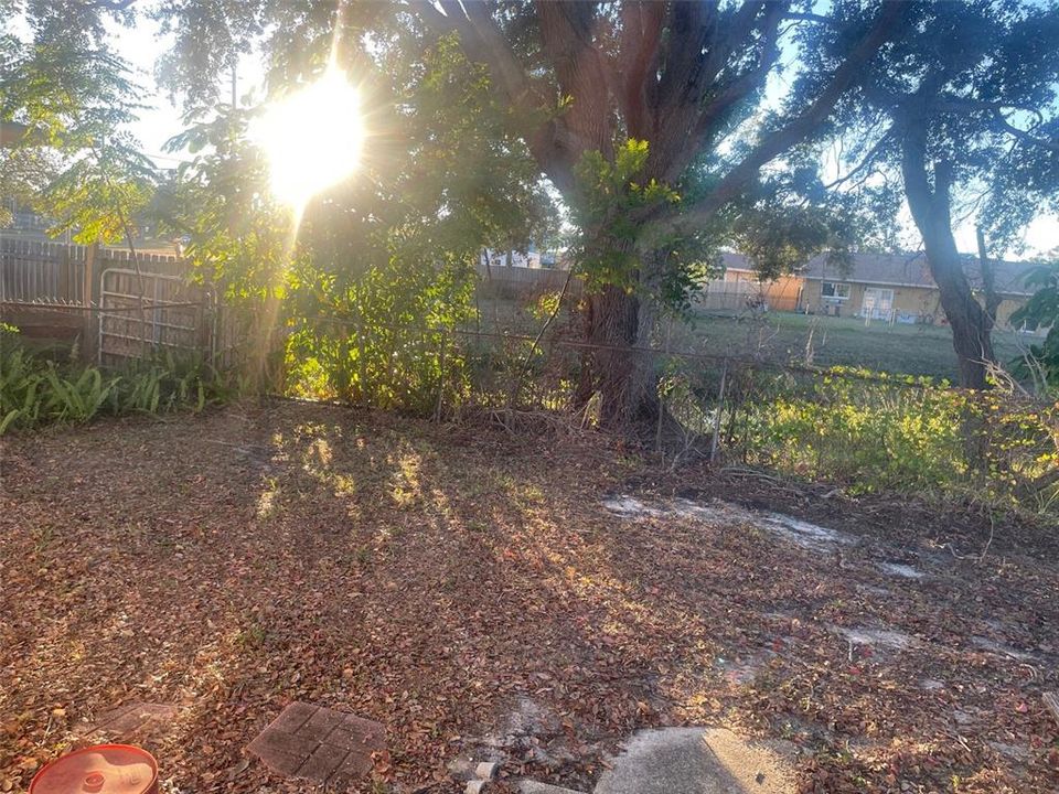 For Sale: $300,000 (2 beds, 2 baths, 1718 Square Feet)