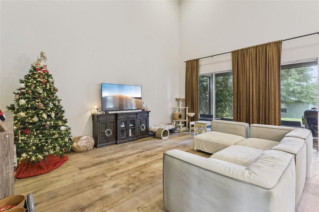 На продажу: $575,000 (4 спален, 4 ванн, 3459 Квадратных фут)