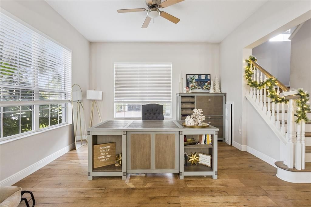 На продажу: $575,000 (4 спален, 4 ванн, 3459 Квадратных фут)