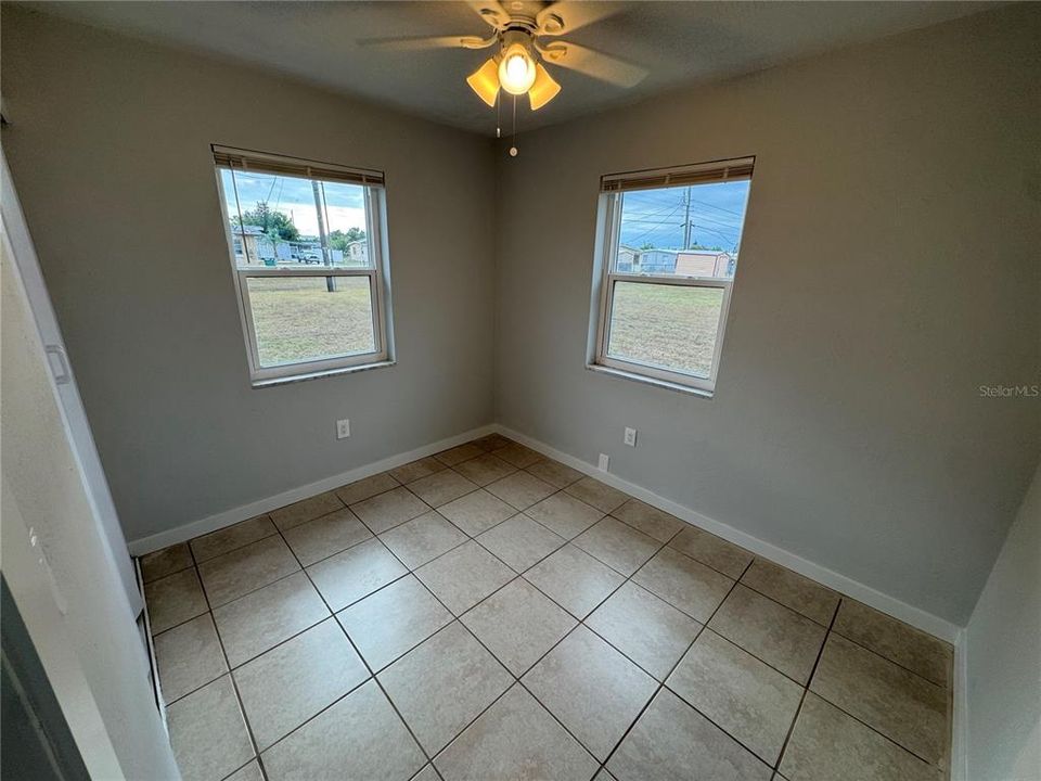 For Rent: $1,450 (2 beds, 1 baths, 812 Square Feet)