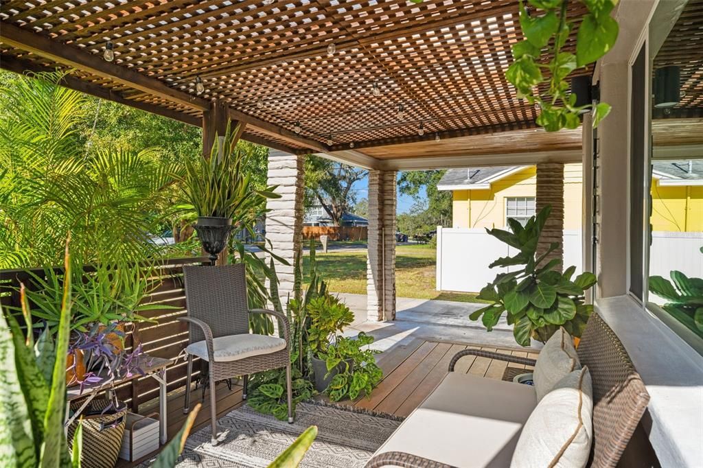 На продажу: $365,000 (2 спален, 1 ванн, 1012 Квадратных фут)