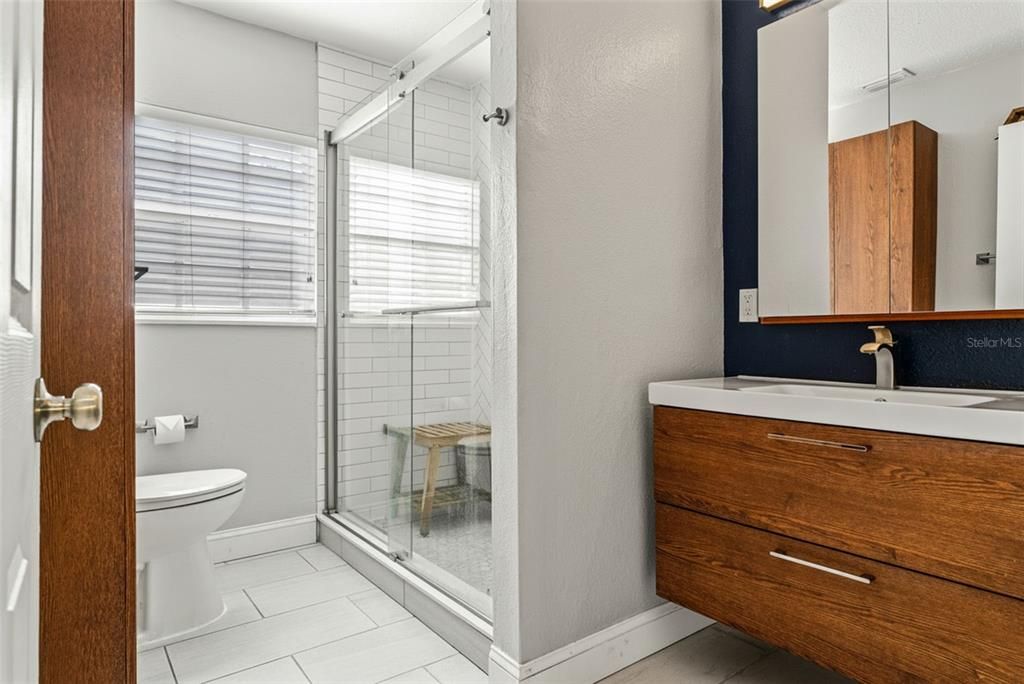 На продажу: $365,000 (2 спален, 1 ванн, 1012 Квадратных фут)